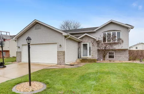 7623 Eider Ave, Hobart, IN 46342