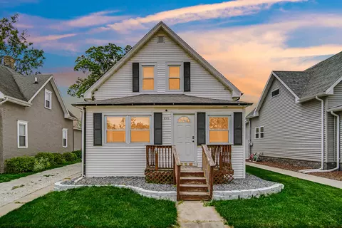 241 N Fulton Ave, Bradley, IL 60915