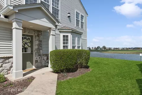 Exterior - 24920 Gates Ln, Plainfield, IL 60585 photo 3 of 7