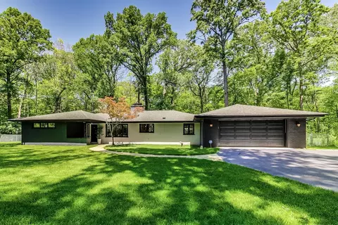 3060 Orange Brace Rd, Riverwoods, IL 60015