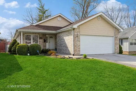 114 N Rebecca St, Glenwood, IL 60425
