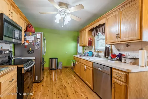 Kitchen - 7013 Floyd Ct, Plainfield, IL 60586 photo 2 of 3