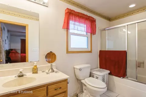 Bath - 7013 Floyd Ct, Plainfield, IL 60586 photo 1 of 3