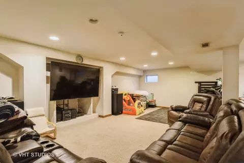 Living - 7013 Floyd Ct, Plainfield, IL 60586 photo 5 of 5