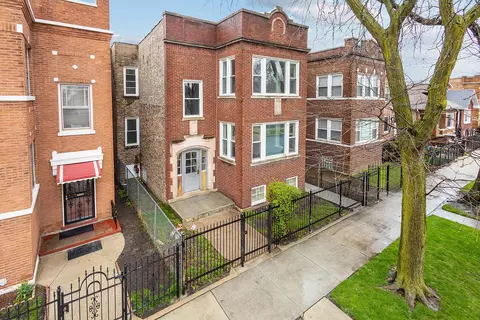5534 W Gladys Ave, Chicago, IL 60644