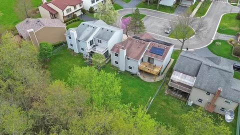 View/Area - 109 Heather Ct, Rolling Meadows, IL 60008 photo 1 of 2