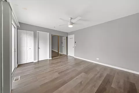Bedroom - 109 Heather Ct, Rolling Meadows, IL 60008 photo 3 of 4