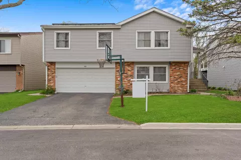 109 Heather Ct, Rolling Meadows, IL 60008
