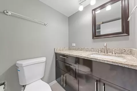 Bath - 109 Heather Ct, Rolling Meadows, IL 60008 photo 1 of 2
