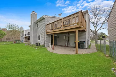 Exterior - 109 Heather Ct, Rolling Meadows, IL 60008 photo 4 of 7