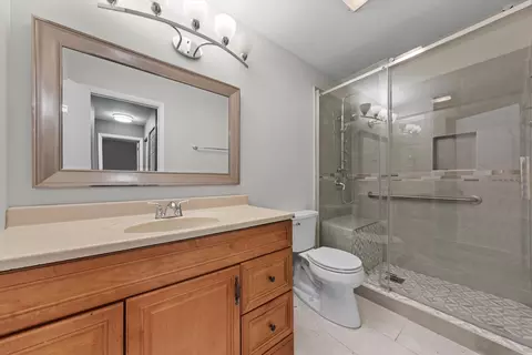 Bath - 109 Heather Ct, Rolling Meadows, IL 60008 photo 2 of 2