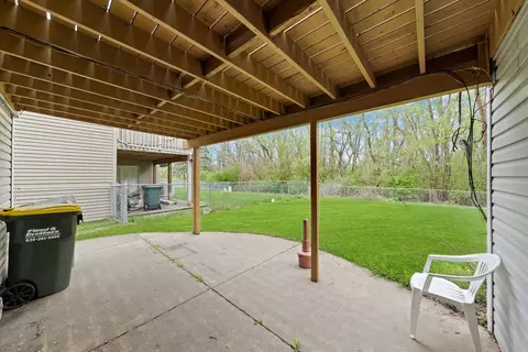 Exterior - 109 Heather Ct, Rolling Meadows, IL 60008 photo 3 of 7