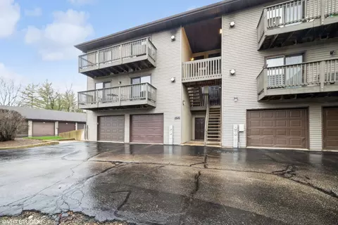 1820 W Highland Ave #D, Elgin, IL 60123