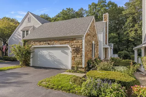 46 Whittington Crse #46, Saint Charles, IL 60174