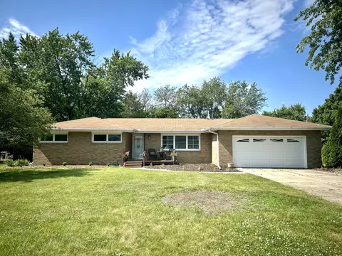 228 W 18th St, Gibson City, IL 60936