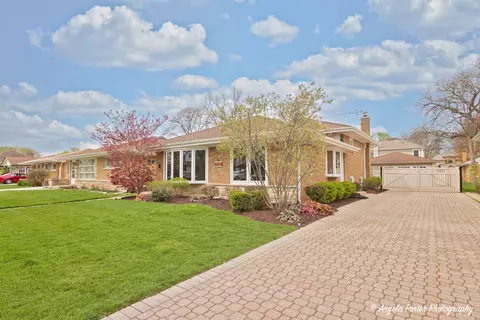 236 N Hamlin Ave, Park Ridge, IL 60068