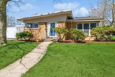2300 Mayfair Ave, Westchester, IL 60154