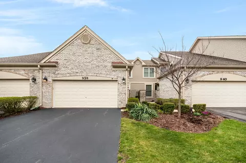 938 Heathrow Ln, Naperville, IL 60540