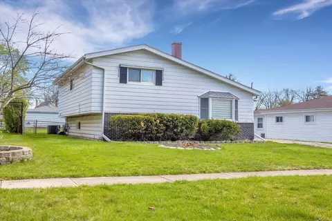 715 N Bierman Ave, Villa Park, IL 60181