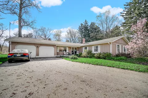 54 Oxford Dr, Lincolnshire, IL 60069