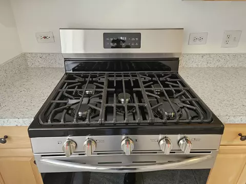 Kitchen - 1312 Perry St #B, Des Plaines, IL 60016 photo 5 of 6