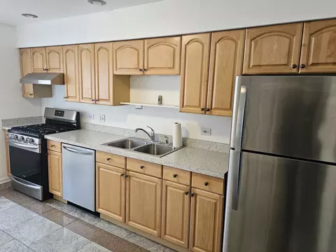 Kitchen - 1312 Perry St #B, Des Plaines, IL 60016 photo 1 of 6