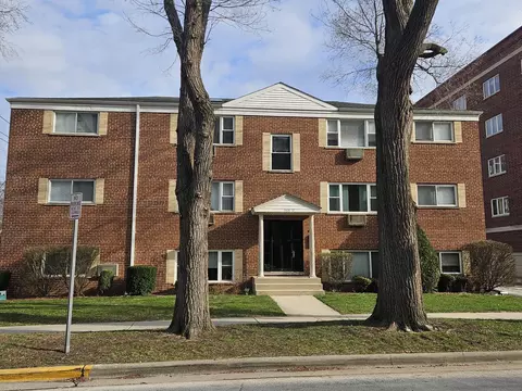 1312 Perry St #B, Des Plaines, IL 60016