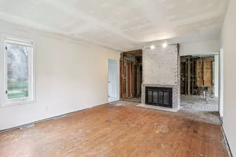 Living - 508 S Willis Ave, Champaign, IL 61821 photo 2 of 3