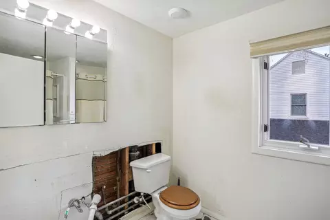 Bath - 508 S Willis Ave, Champaign, IL 61821 photo 2 of 2