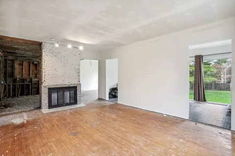 Living - 508 S Willis Ave, Champaign, IL 61821 photo 1 of 3
