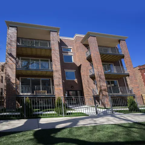 3430 N Lawndale Ave #2S, Chicago, IL 60618