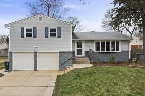 216 N Boynton Dr, Palatine, IL 60074