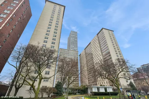 3950 N Lake Shore Dr #1203, Chicago, IL 60613