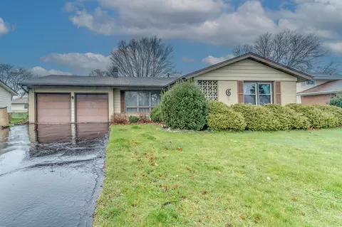 94 Jf Kennedy Blvd, Elk Grove Village, IL 60007
