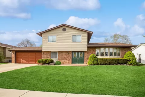 1568 Nevada Ln, Elk Grove Village, IL 60007