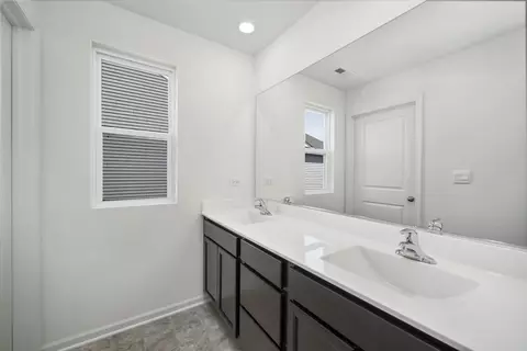 Bath - 2006 Legacy Pointe Blvd, Plainfield, IL 60586 photo 2 of 5