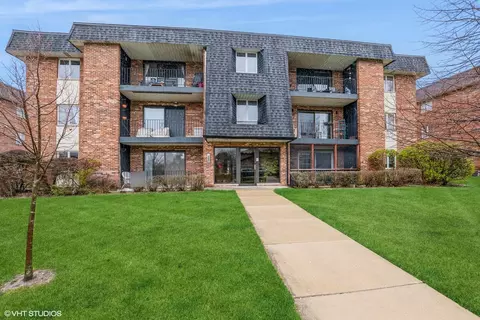 9122 W 140th St #1SW, Orland Park, IL 60462