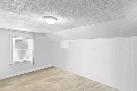 105 S Commonwealth Ave, Elgin, IL 60123 photo 10