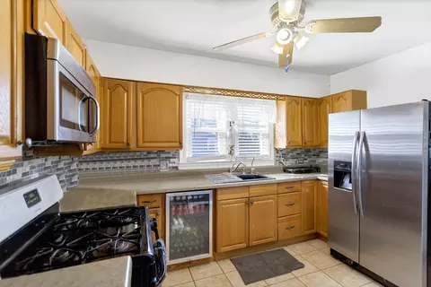 105 S Commonwealth Ave, Elgin, IL 60123 photo 8