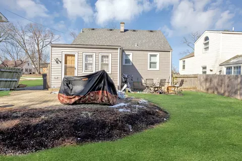 105 S Commonwealth Ave, Elgin, IL 60123 photo 20