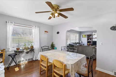 105 S Commonwealth Ave, Elgin, IL 60123 photo 5