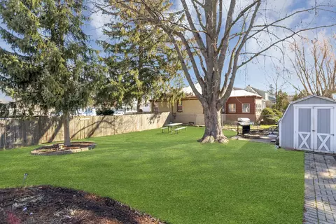 105 S Commonwealth Ave, Elgin, IL 60123 photo 21