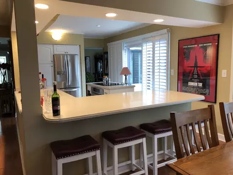 Kitchen - 2098 Creekside Dr, Wheaton, IL 60189 photo 2 of 3