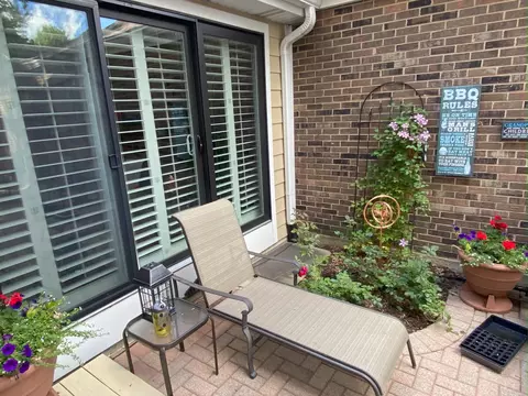 Exterior - 2098 Creekside Dr, Wheaton, IL 60189 photo 7 of 11