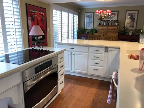 Living - 2098 Creekside Dr, Wheaton, IL 60189 photo 2 of 5