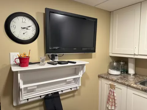 Other - 2098 Creekside Dr, Wheaton, IL 60189 photo 8 of 11