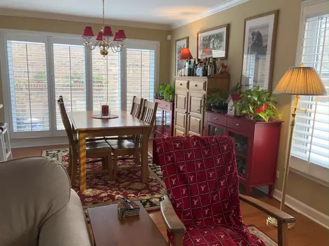 Dining - 2098 Creekside Dr, Wheaton, IL 60189 photo 6 of 6