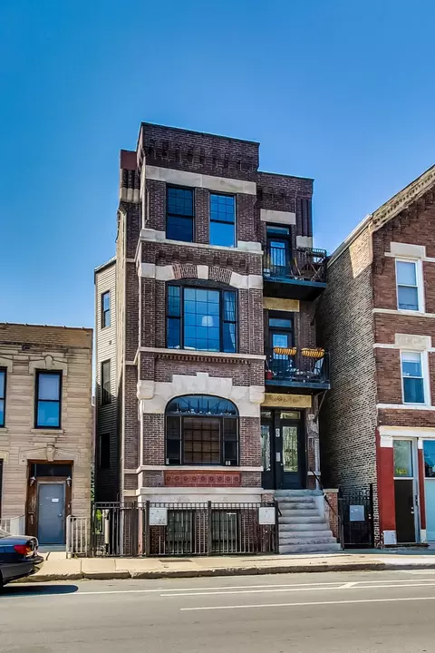 1421 W Augusta Blvd #3R, Chicago, IL 60642