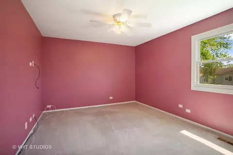 Bedroom - 1435 Saddlebrook Cir, Algonquin, IL 60102 photo 2 of 3