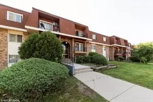 1170 Valley Ln #103, Hoffman Estates, IL 60169